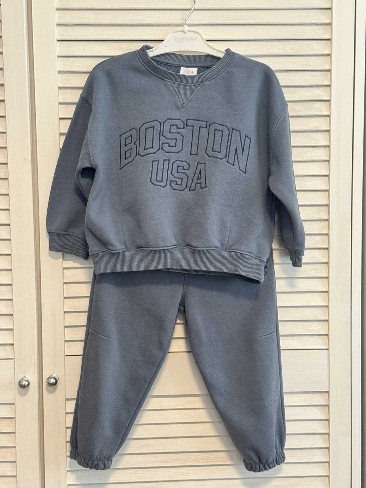 costum sportiv_1.jpg