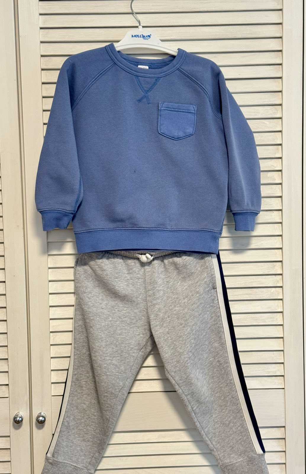 costum sportiv_2.jpg